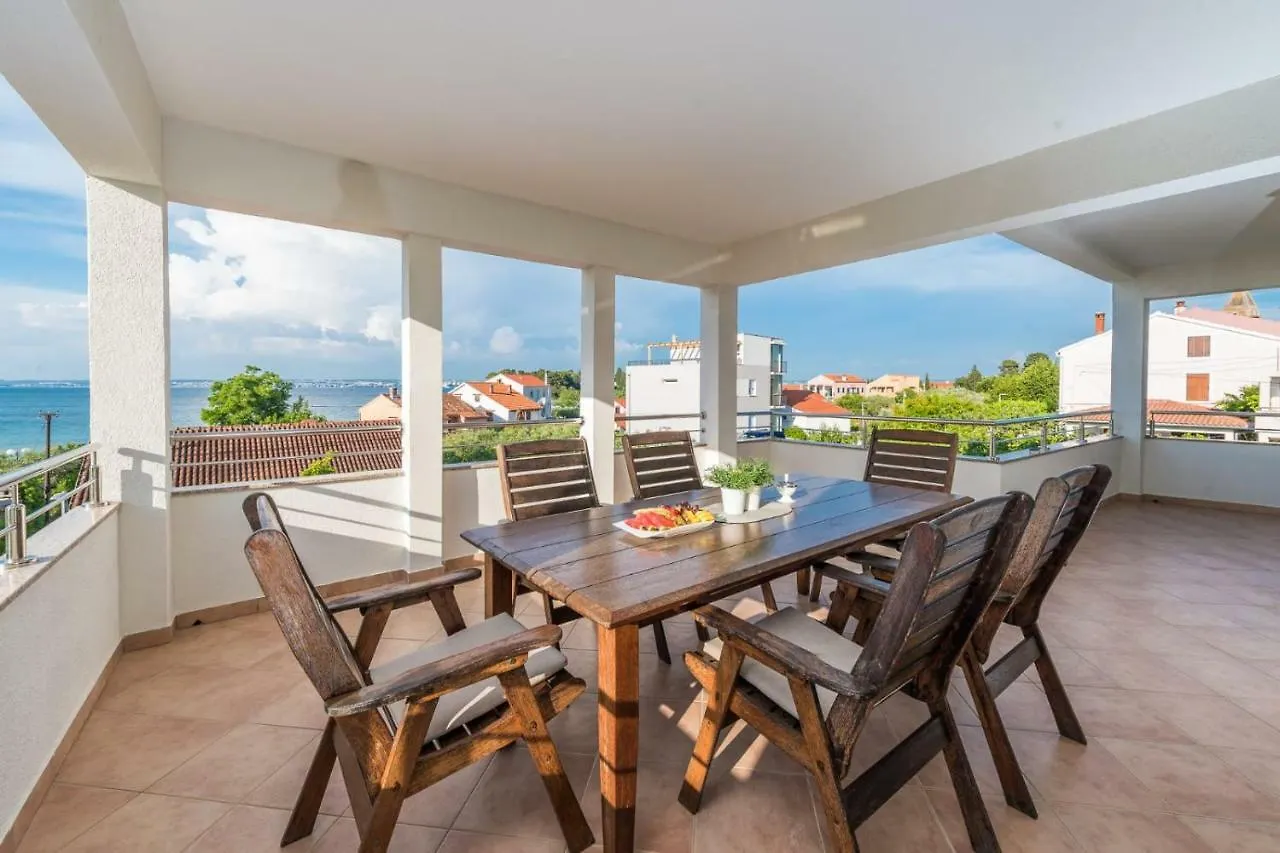 Apartments Very Good Life Preko 0*,